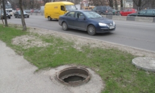 Темнота, люки и бездомные собаки большого города…