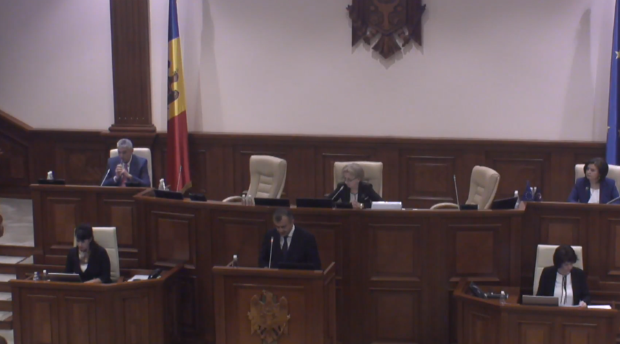 Правительство Иона Кику было утверждено парламентом