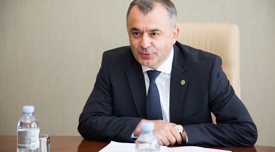 В отсутствие парламентского большинства, правительство взяло на себя ответственность за четыре законопроекта