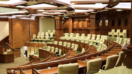 Подтверждено официально: COVID-19 добрался до парламента