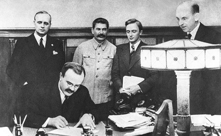 Как Сталин и Гитлер делили Европу.