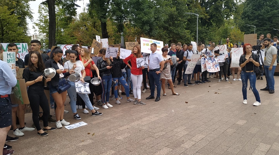 Представители HoReCa провели протест перед зданием парламента Молдовы