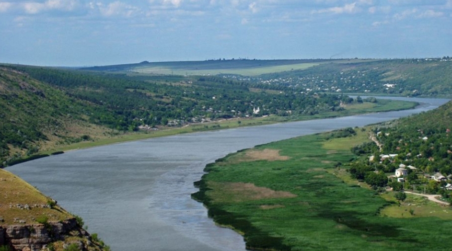 На чью мельницу льется днестровская вода?
