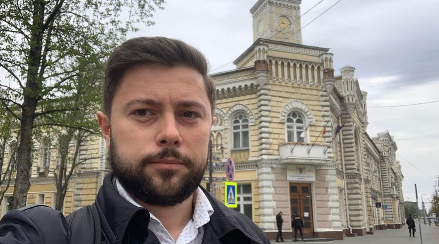 И.Чебан не терпит, когда посягают на его собственность.  Вероятно, он и примэрию считает своей 
