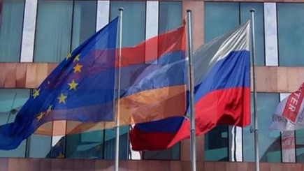 Россия взрослая девочка и должна понимать, что мужчины уходят не “к”, а “от”