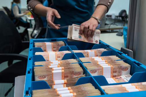 Рубль отправился на дно