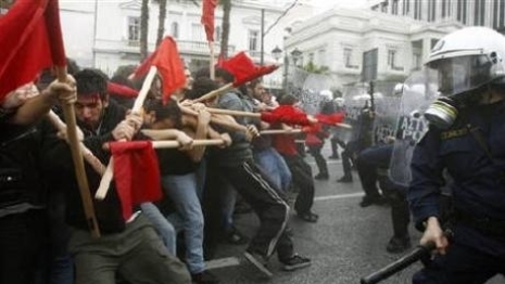Афины охвачены массовыми протестами