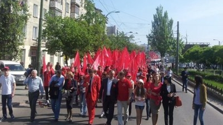 На многих столичных улицаx движение  приостановлено