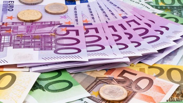 Власти Германии намерены поддержать экономику сотнями миллиардов евро