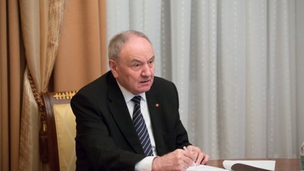 Президент Тимофти назначил послов в десять стран