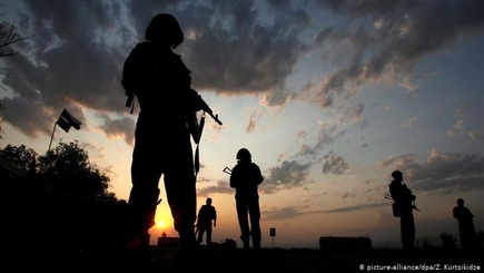Глава дипломатии ЕС обеспокоен ростом числа военных РФ у границ Украины