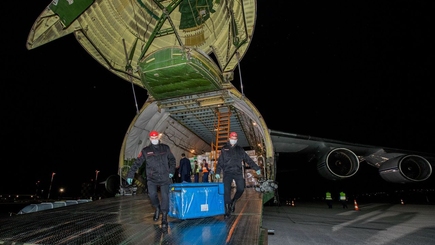 Российский самолет доставил из Китая в Молдову груз для борьбы с Covid-19