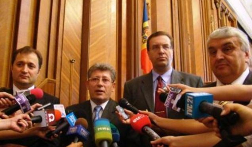 Альянс обещает распустить парламент
