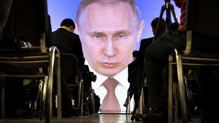 Путин назвал интернет угрозой для общества