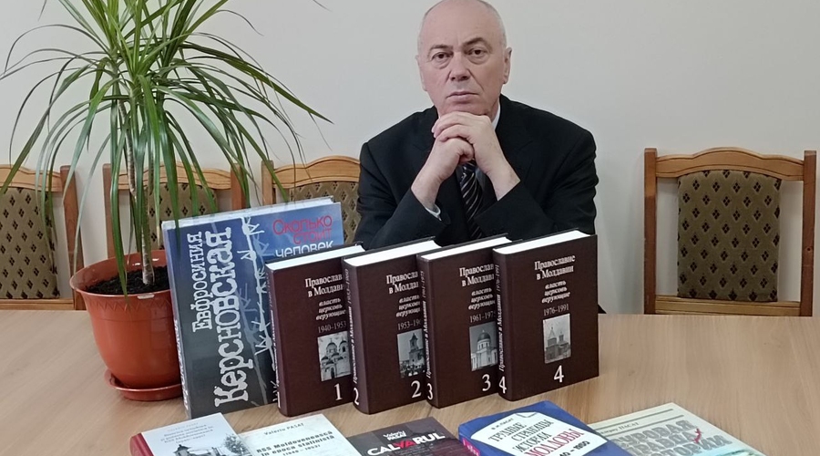 Он стал 14…