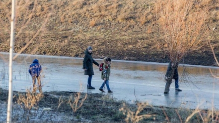Синоптики предупредили об опасности тонкого льда на водоемах
