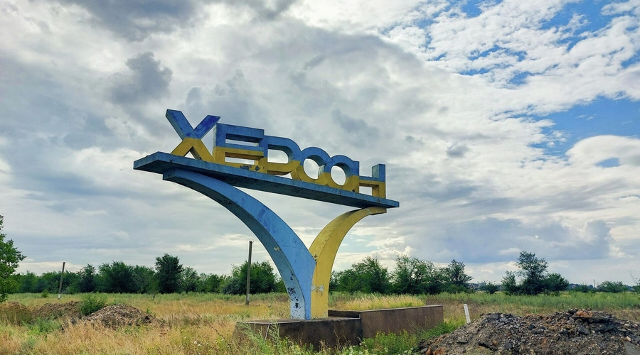 Я русский, гражданин России, по-русски говорю, по-русски думаю. Зачем мне Херсон?
