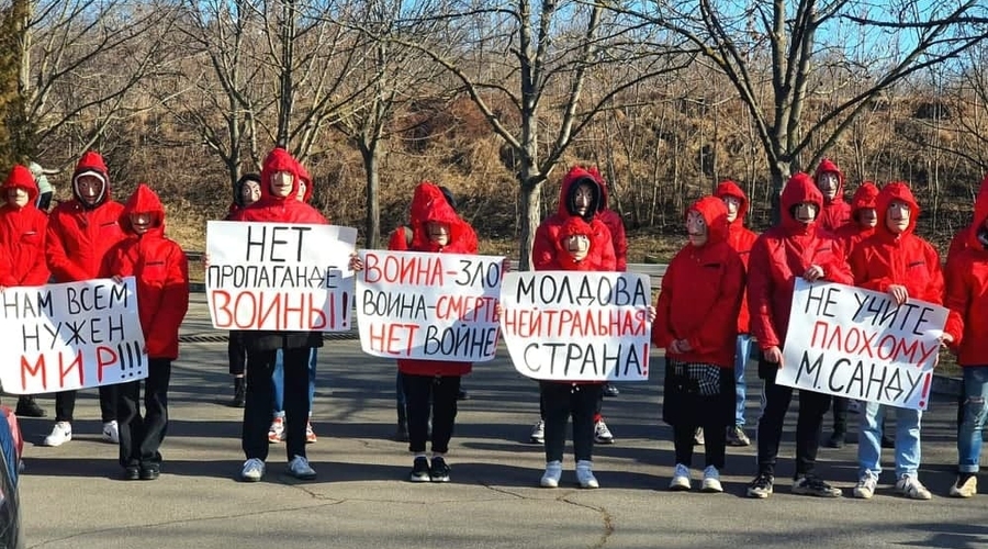 Кому понадобилась картинка «протеста в Молдове» против Украины?