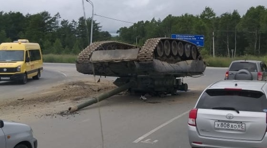Танки на дороге не валяются? Еще как!
