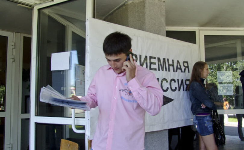 Начинается зачисление в молдавские вузы