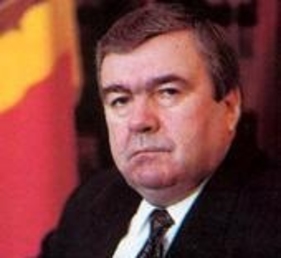 Сегодня День рождения первого президента Молдовы Мирчи Снегура