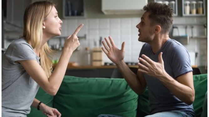 Как пережить самоизоляцию и не расстаться? Отвечают психологи