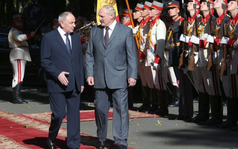 От понедельника до понедельника – К нам приехал, к нам приехал Александр Григорьевич дорогой…