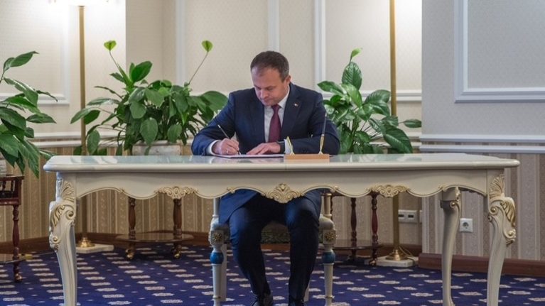 Андриан Канду промульгировал закон направленный на борьбу с иностранной пропагандой