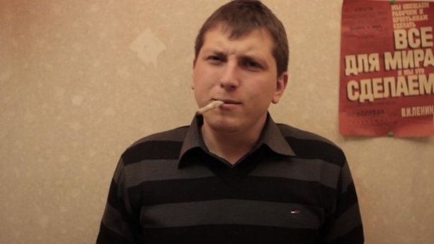 Ранее осужденный за насильственные протесты, Павел Григорчук напал на депутата парламента Сырбу