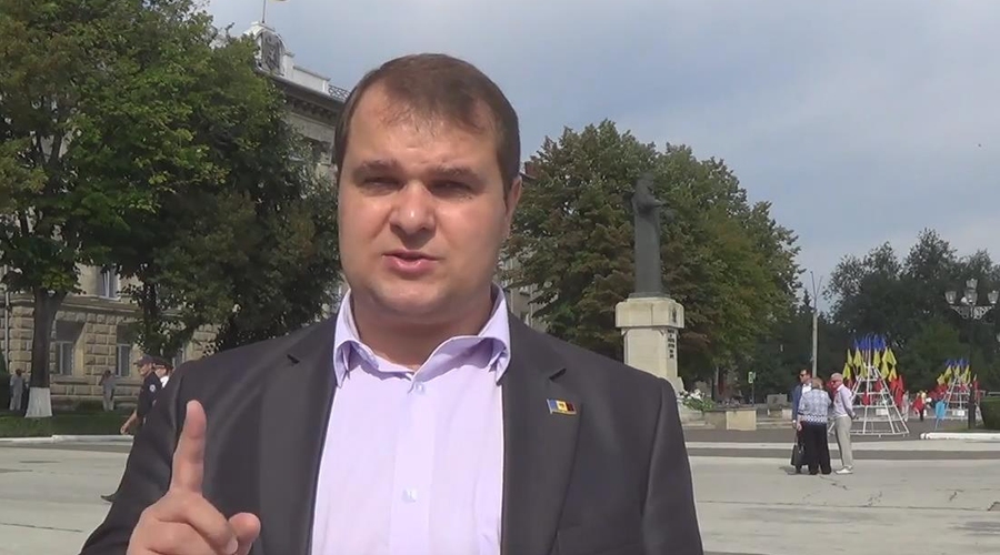 Вчера вступил, а сегодня уже объявили лидером