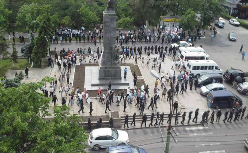 В Кишиневе представители сексуальных меньшинств провели марш