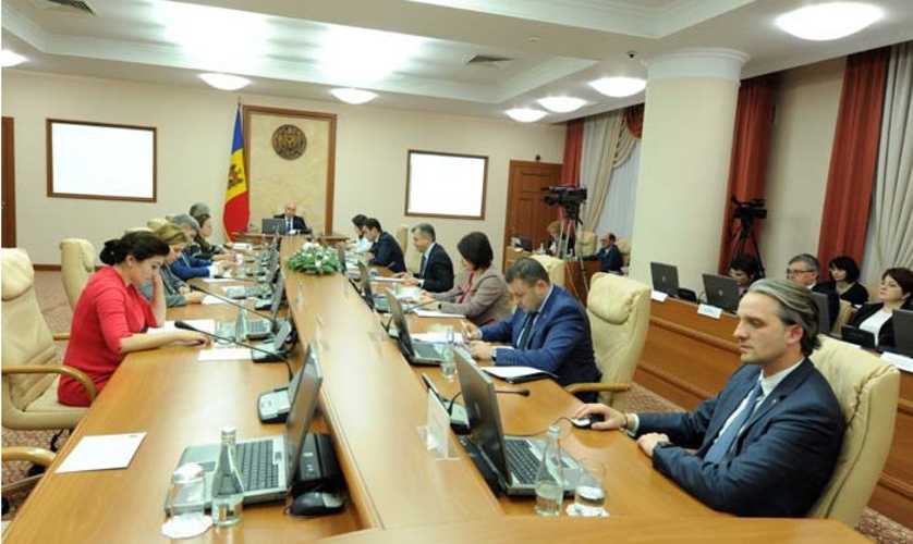 Выплаты семьям с детьми будут увеличены