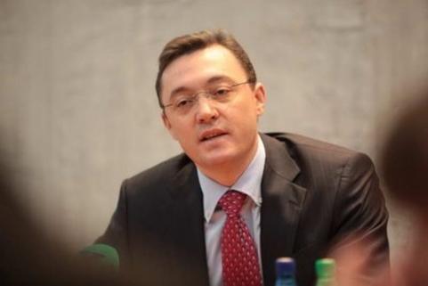 Корман пожелал большего числа женщин в политике