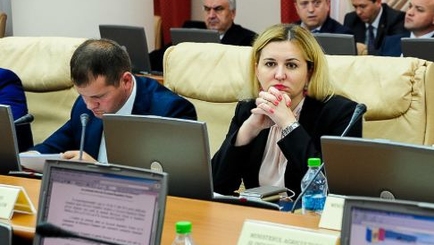 Премьер министр: Если не можете исполнять указы, то мы найдем других!