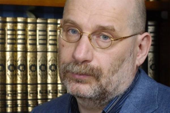 О месяце марте и роли личности в истории