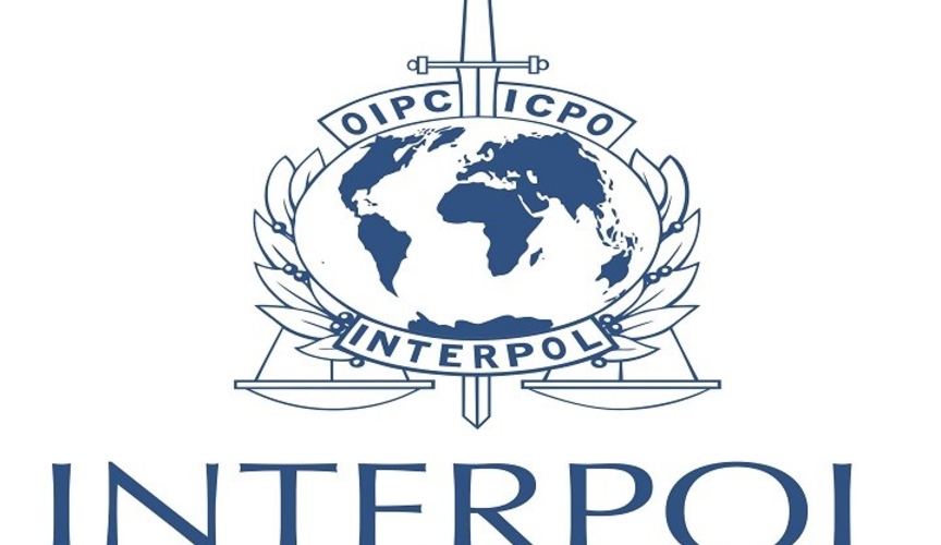 Усатому предложили покинуть территорию РФ, чтобы проверить, разыскивает ли его Интерпол