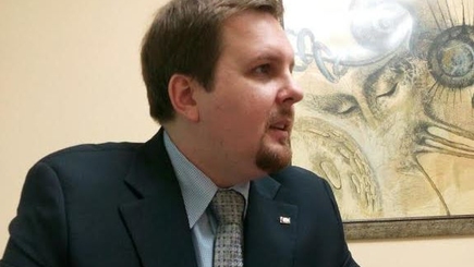 Как долго нас будут кормить идеологическим «фастфудом» политики?