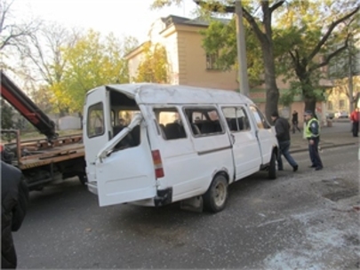 Молдавский микроавтобус попал в ДТП на Украине