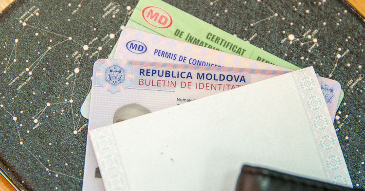 Документы из поликарбоната можно оформлять без ограничений