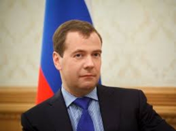 Стрелец поздравил Медведева с юбилеем
