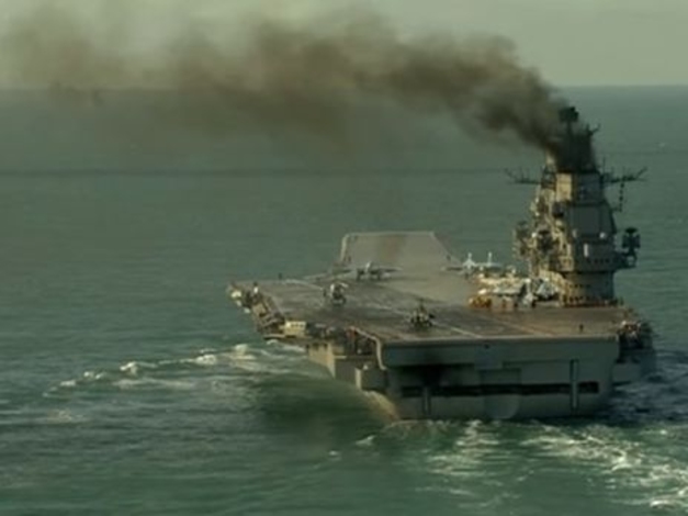 «Адмирала Кузнецова» взяли на буксир (ФОТО)