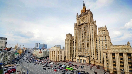 Россия ответила на санкции США: Американских дипломатов лишили дачи и велели сократить штат