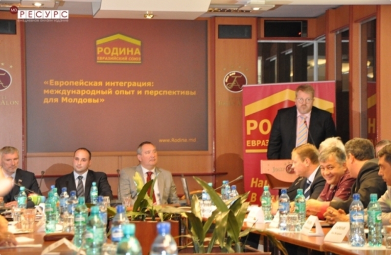 «За Родину», «за Тулянцева»! А может «Общественный комитет по празднованию 70-летия Победы»?