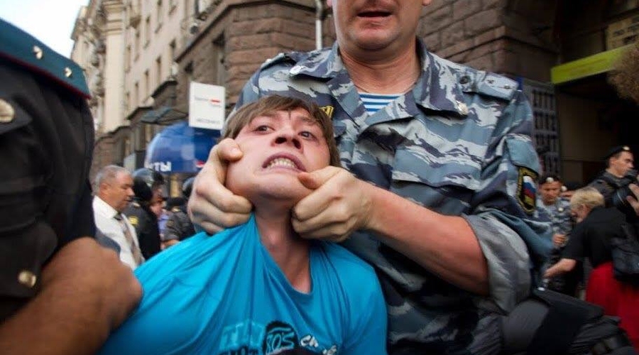 Дубинки, нагайки, перекрытый Невский. Как прошли акции 