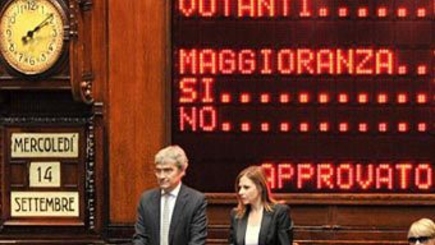 Парламент Италии одобрил антикризисный план Берлускони. Премьер-министр ушел в отставку