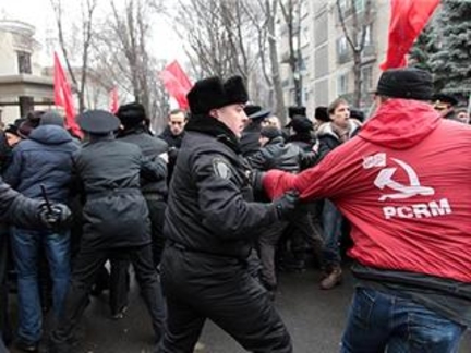 Даешь зрелищ! Игра в две руки