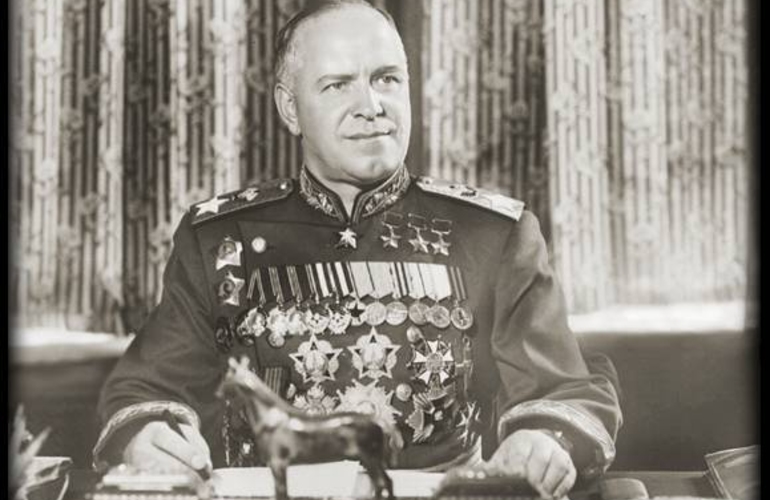 Маршал  Великой   Победы  -  Жуков  Георгий  Константинович