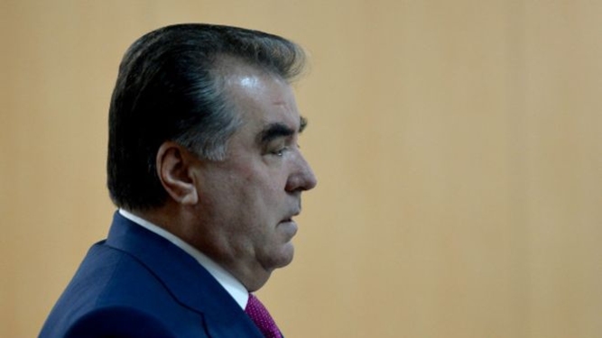 Референдум в Таджикистане позволил Рахмону переизбираться до бесконечности