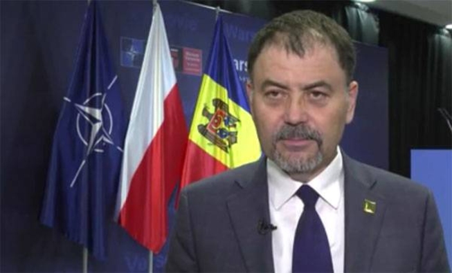 Шалару об отзыве проекта Стратегии национальной безопасности: Додон отстаивает интересы Кремля