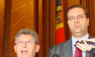 Мариан Лупу с Михаем Гимпу остались на хозяйстве…